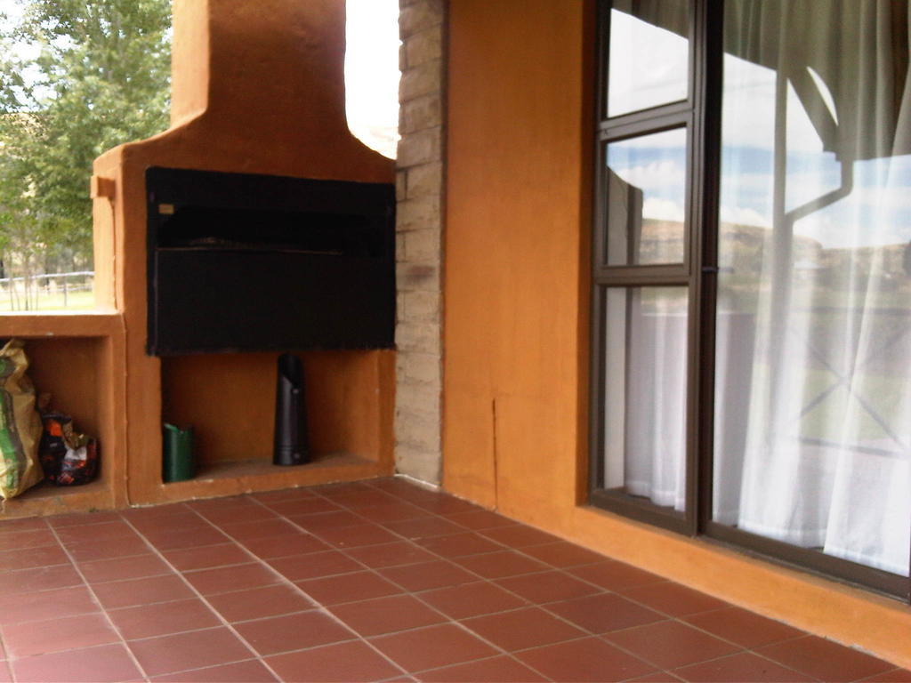 Pumula Guest Farm Villa Фаурисбург Екстериор снимка